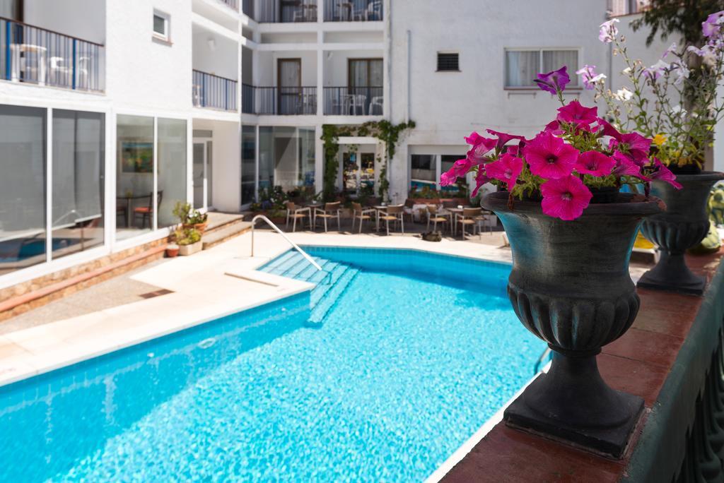 Hotel Sant March Tossa de Mar Bagian luar foto
