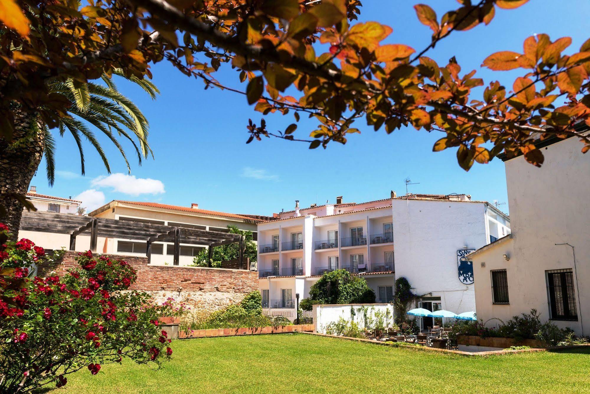 Hotel Sant March Tossa de Mar Bagian luar foto