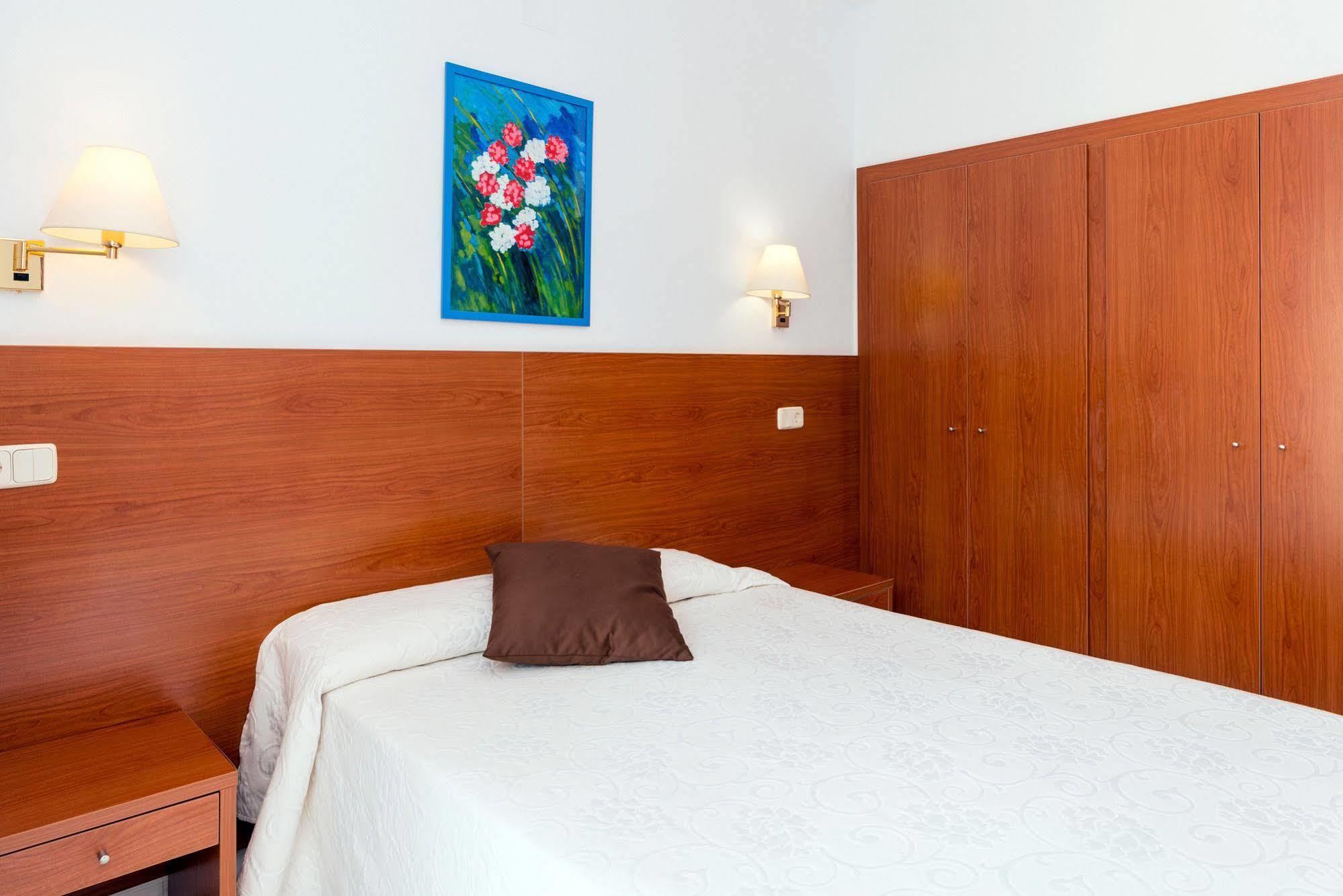 Hotel Sant March Tossa de Mar Bagian luar foto
