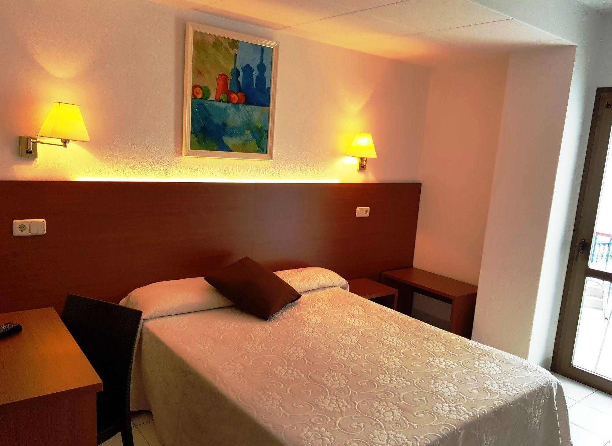 Hotel Sant March Tossa de Mar Bagian luar foto