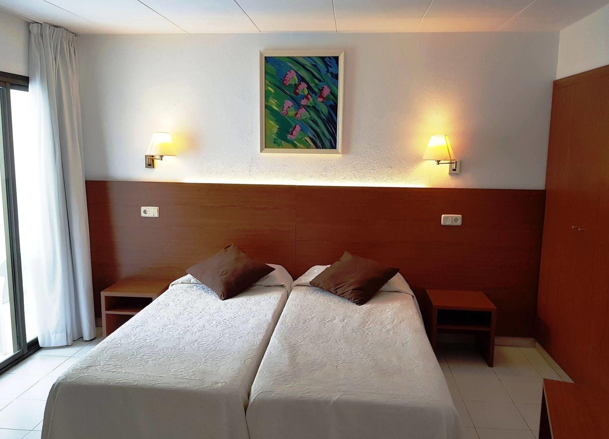 Hotel Sant March Tossa de Mar Bagian luar foto