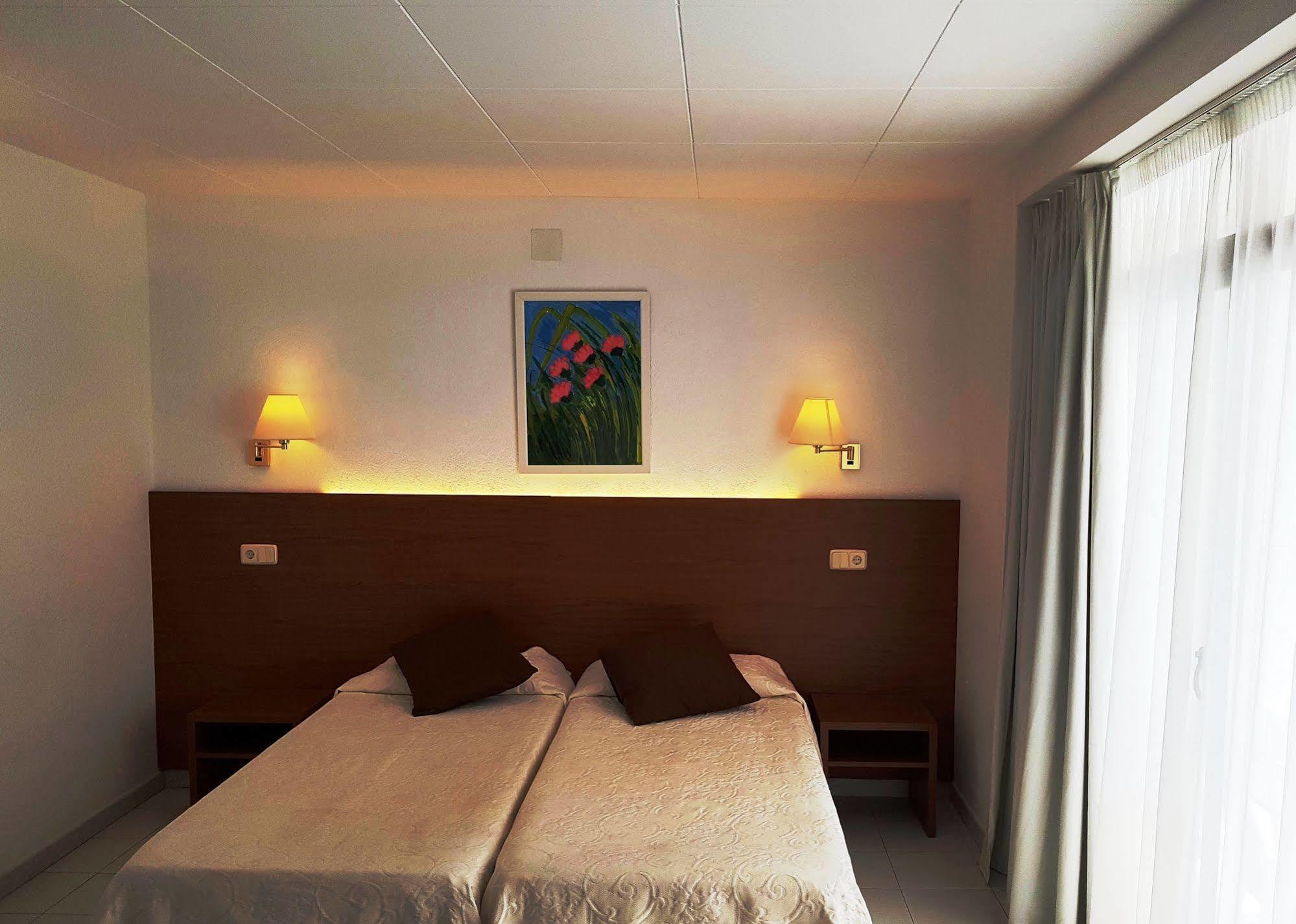 Hotel Sant March Tossa de Mar Bagian luar foto